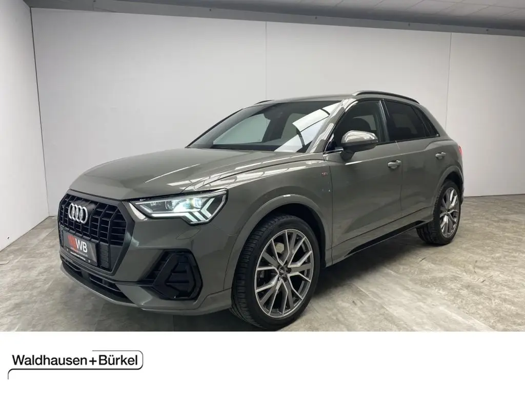 Photo 1 : Audi Q3 2020 Essence