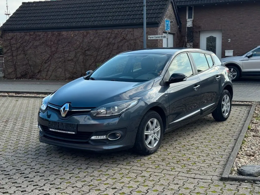 Photo 1 : Renault Megane 2015 Essence