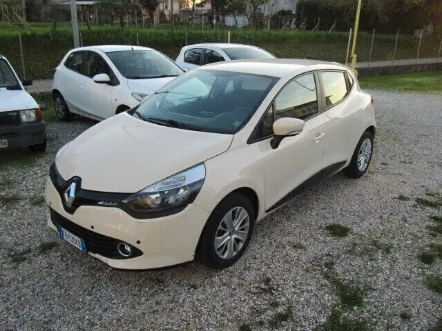 Photo 1 : Renault Clio 2015 Petrol