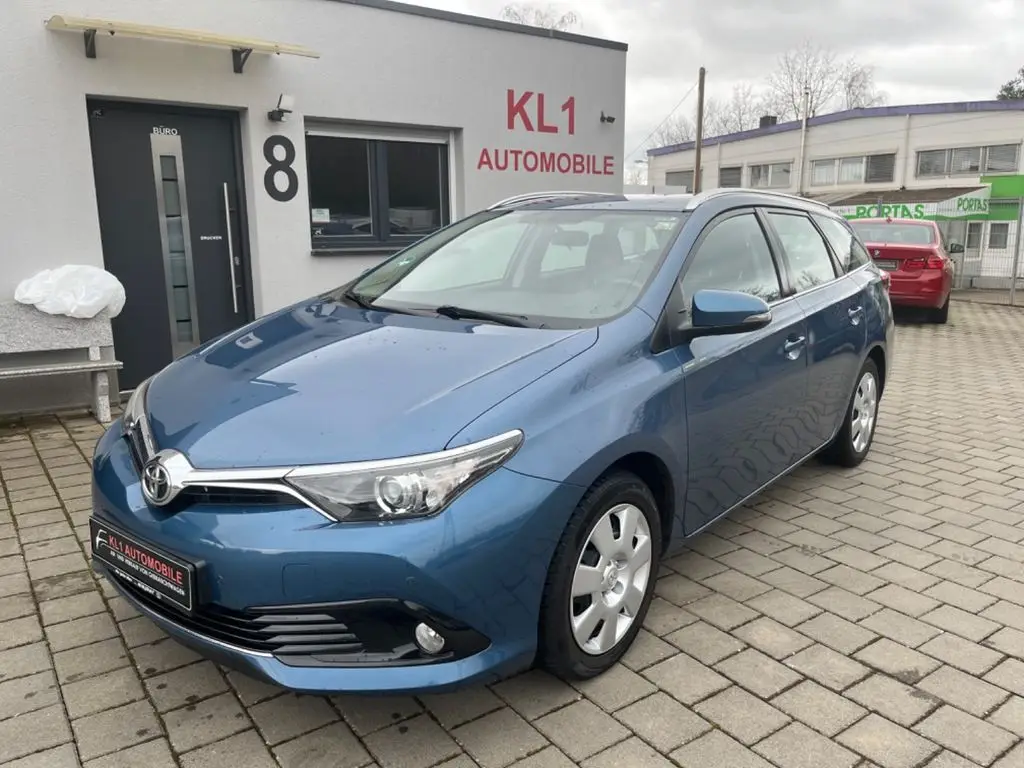 Photo 1 : Toyota Auris 2016 Essence