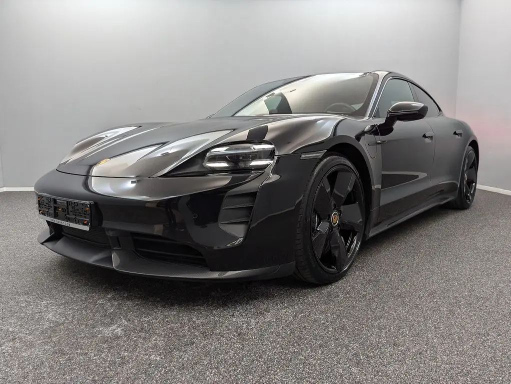 Photo 1 : Porsche Taycan 2020 Non renseigné