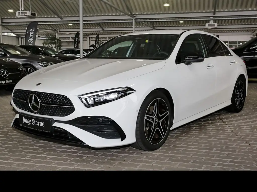 Photo 1 : Mercedes-benz Classe A 2023 Petrol