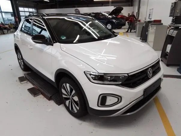 Photo 1 : Volkswagen T-roc 2023 Petrol