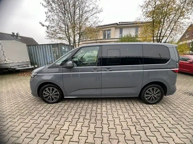 Photo 1 : Volkswagen T7 2023 Hybrid