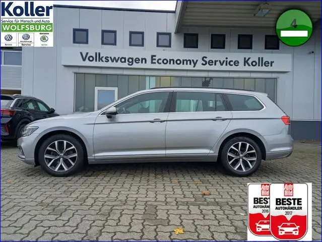 Photo 1 : Volkswagen Passat 2022 Essence