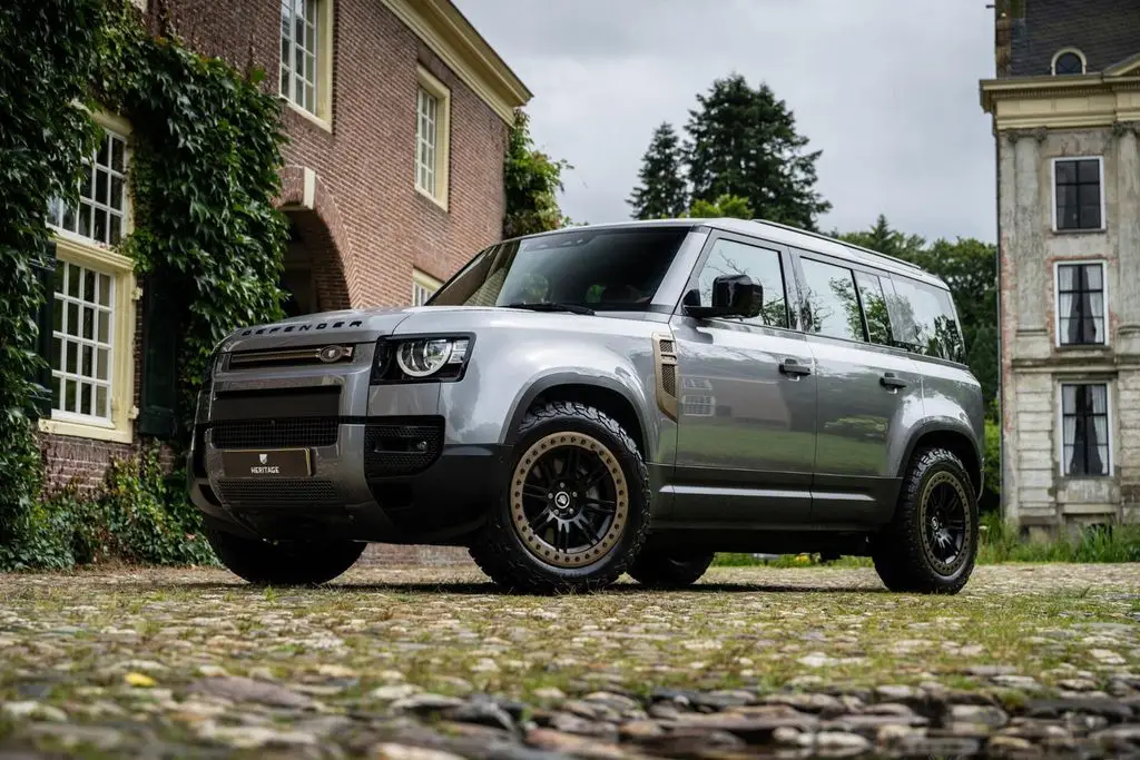 Photo 1 : Land Rover Defender 2020 Petrol