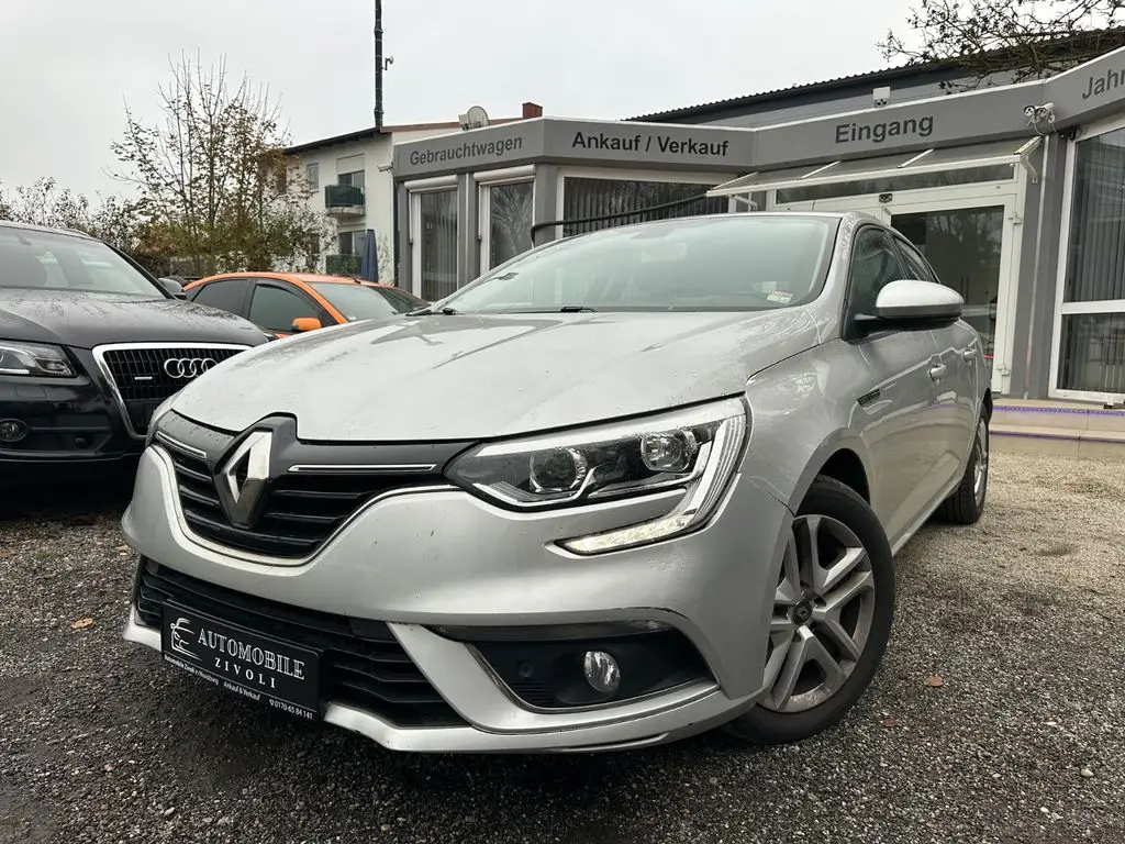 Photo 1 : Renault Megane 2016 Essence