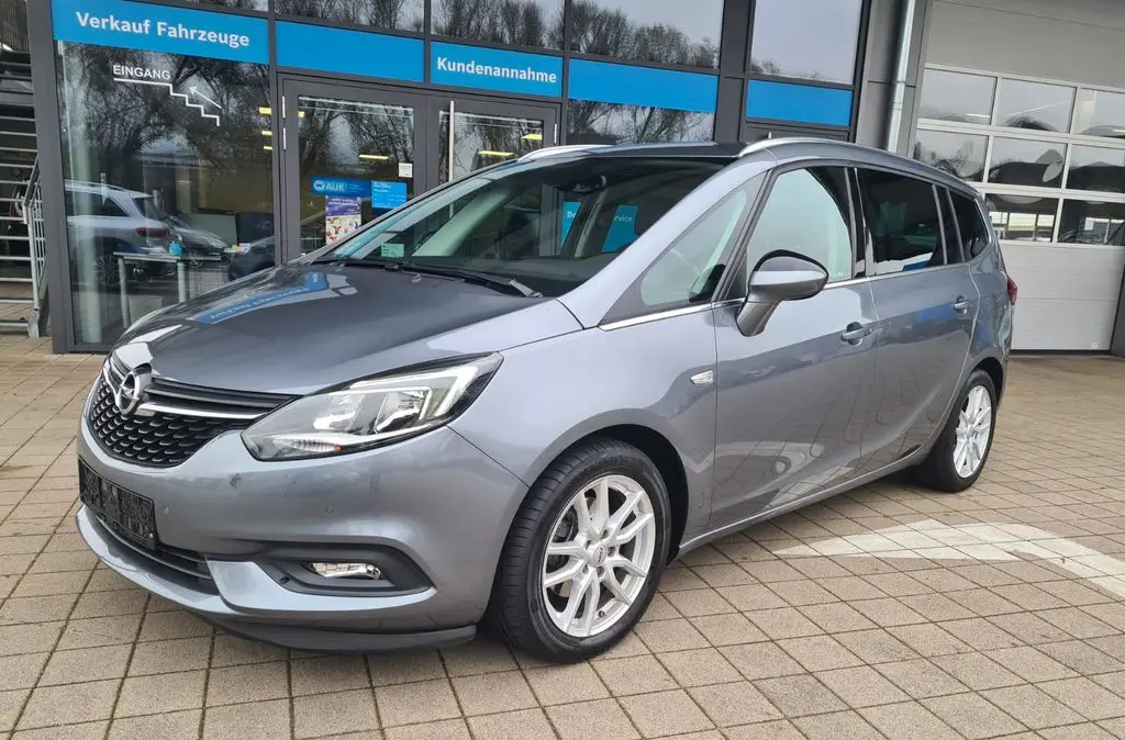 Photo 1 : Opel Zafira 2017 Essence