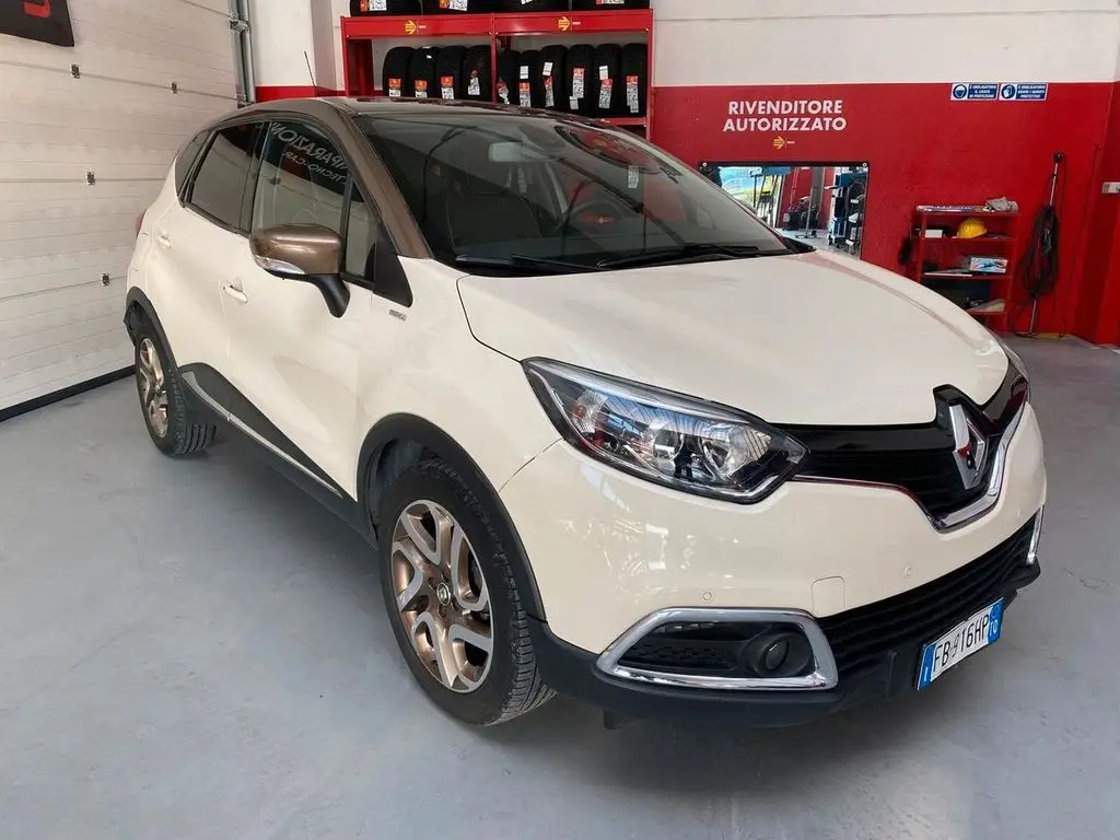 Photo 1 : Renault Captur 2015 Diesel