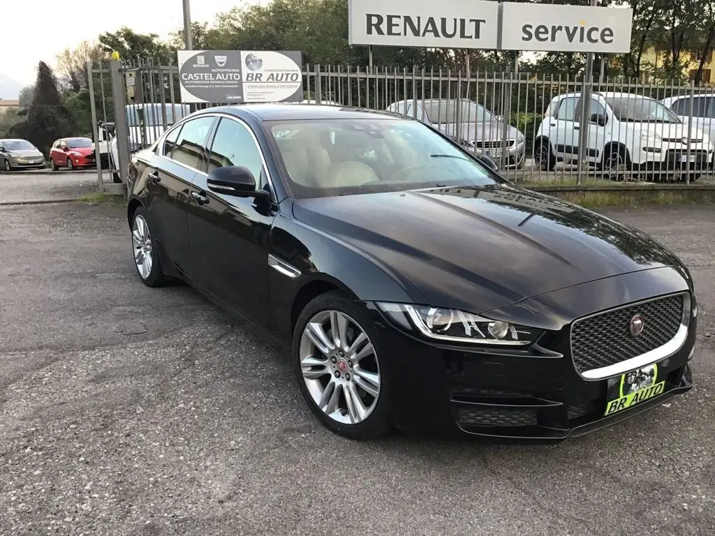 Photo 1 : Jaguar Xe 2015 Diesel