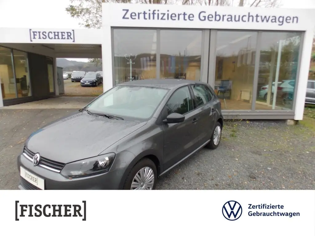 Photo 1 : Volkswagen Polo 2015 Petrol