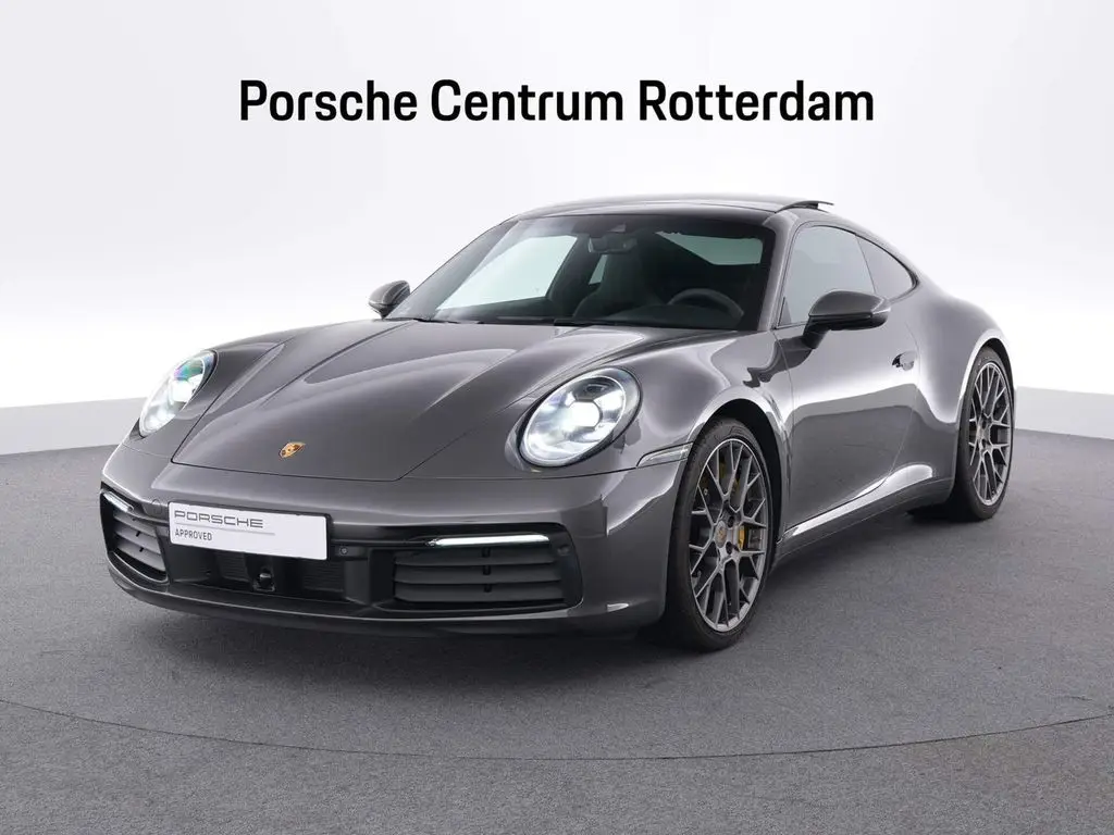 Photo 1 : Porsche 992 2019 Petrol