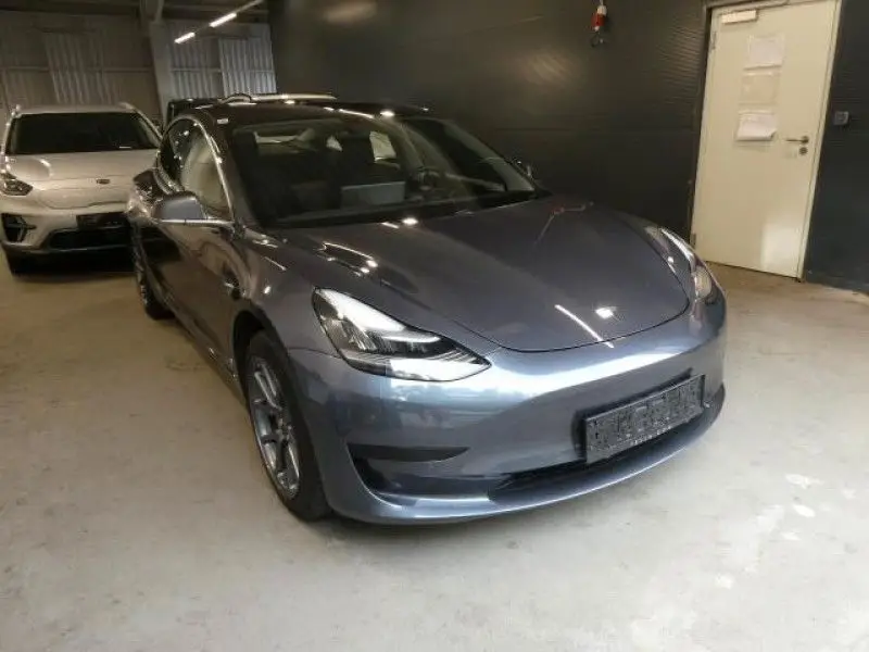 Photo 1 : Tesla Model 3 2020 Non renseigné