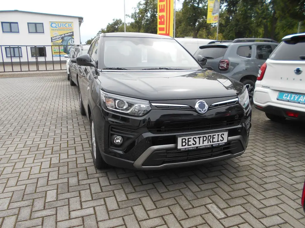 Photo 1 : Ssangyong Xlv 2024 Petrol