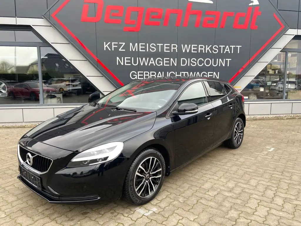 Photo 1 : Volvo V40 2017 Diesel