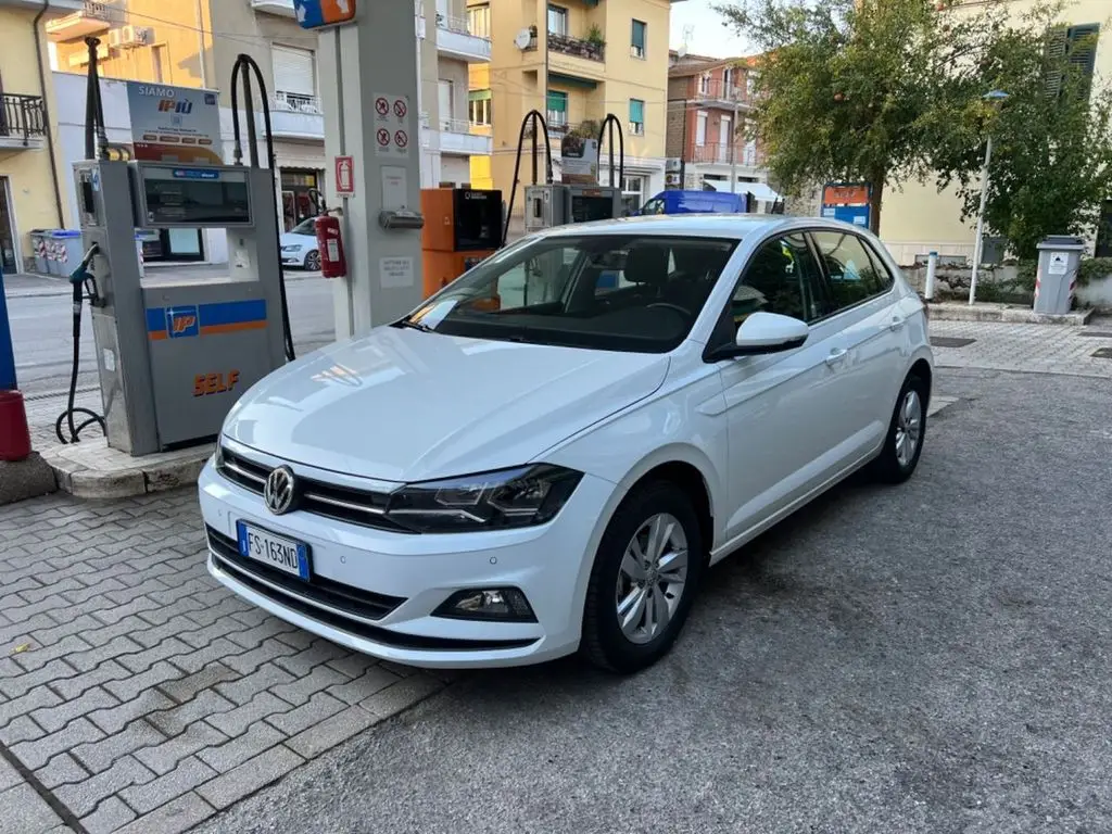 Photo 1 : Volkswagen Polo 2018 Petrol