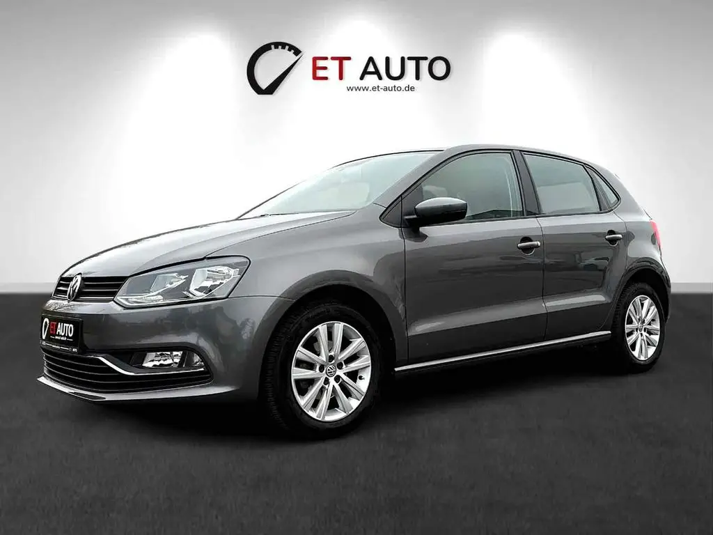 Photo 1 : Volkswagen Polo 2015 Petrol