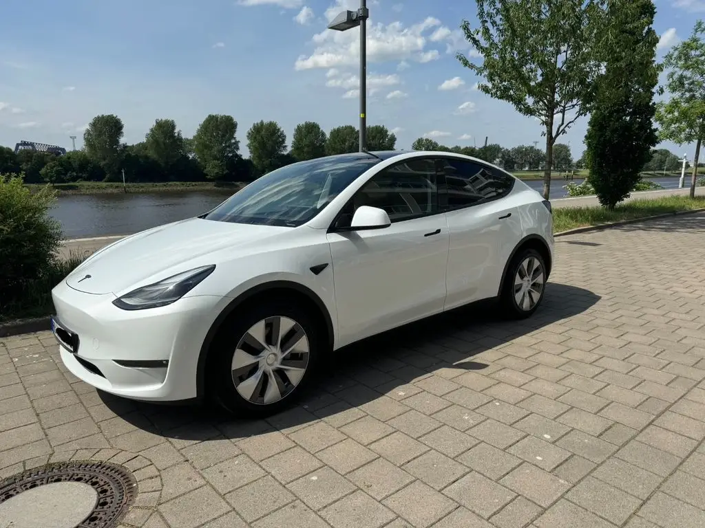 Photo 1 : Tesla Model Y 2022 Non renseigné