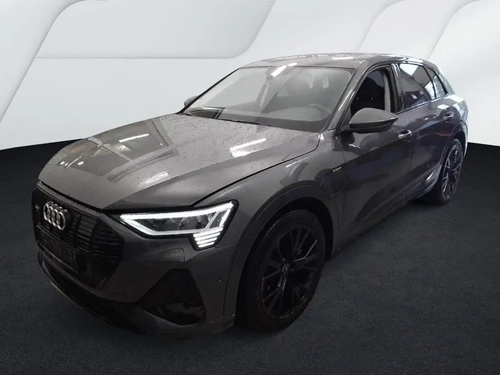 Photo 1 : Audi E-tron 2021 Non renseigné