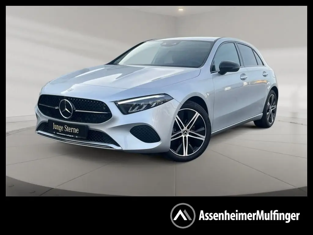 Photo 1 : Mercedes-benz Classe A 2023 Petrol