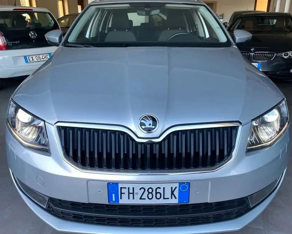 Photo 1 : Skoda Octavia 2017 Autres