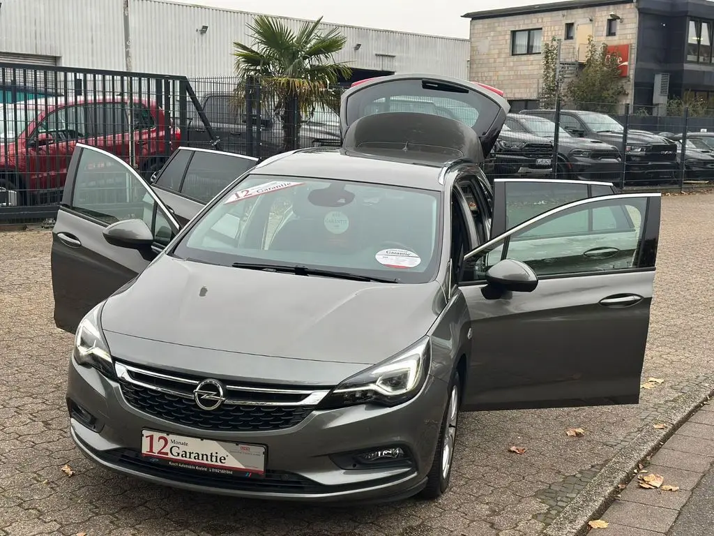 Photo 1 : Opel Astra 2018 Petrol