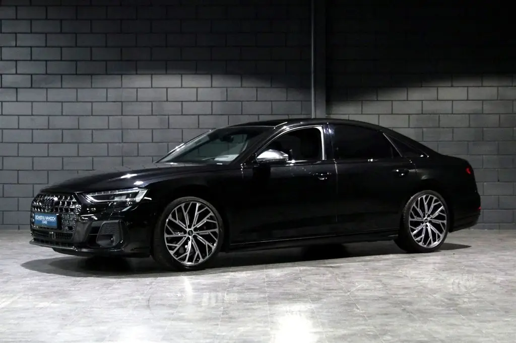 Photo 1 : Audi S8 2022 Essence