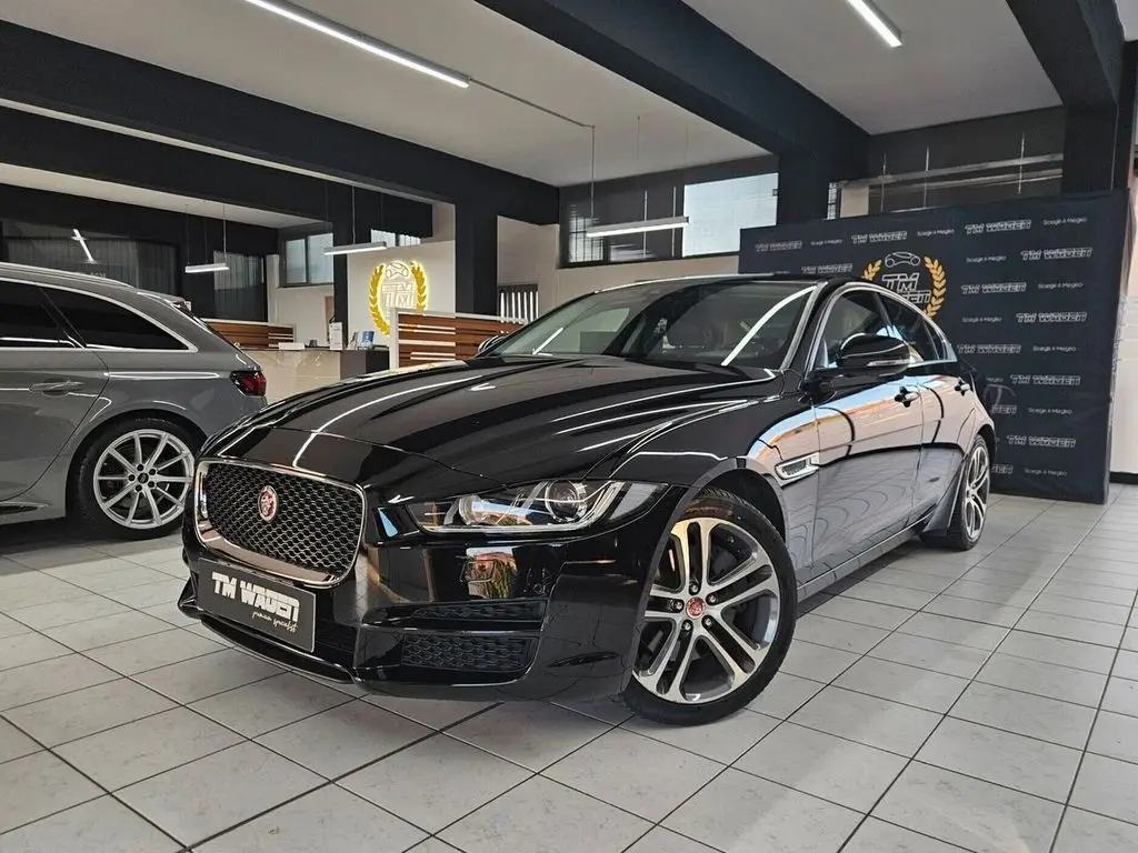 Photo 1 : Jaguar Xe 2020 Diesel