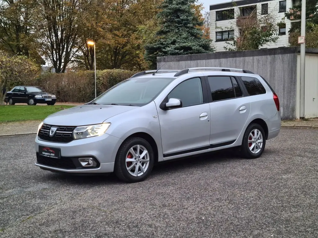 Photo 1 : Dacia Logan 2017 Essence