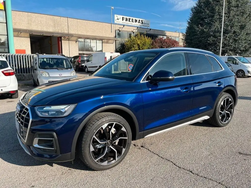 Photo 1 : Audi Q5 2022 Hybrid