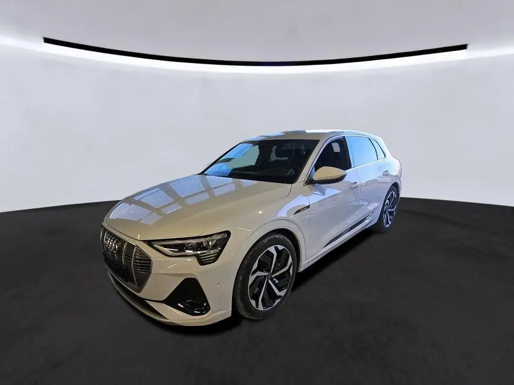 Photo 1 : Audi E-tron 2022 Non renseigné