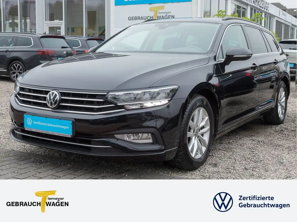 Photo 1 : Volkswagen Passat 2020 Petrol