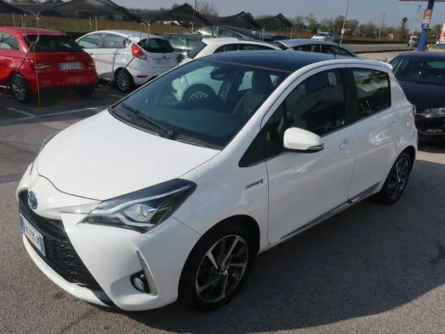 Photo 1 : Toyota Yaris 2018 Hybrid