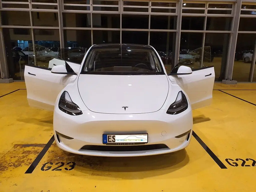 Photo 1 : Tesla Model Y 2022 Non renseigné