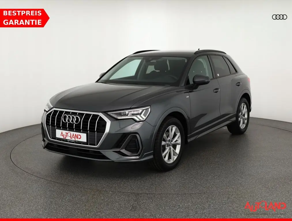 Photo 1 : Audi Q3 2019 Petrol