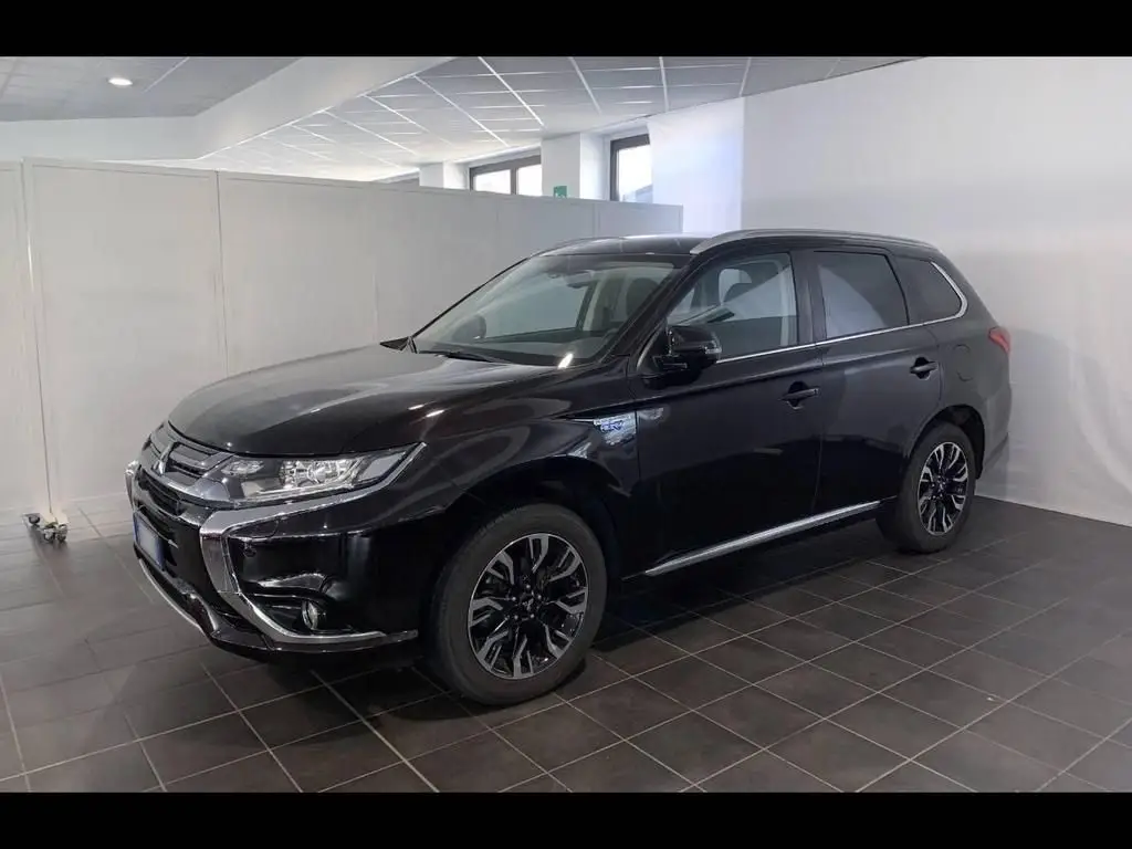 Photo 1 : Mitsubishi Outlander 2018 Hybrid