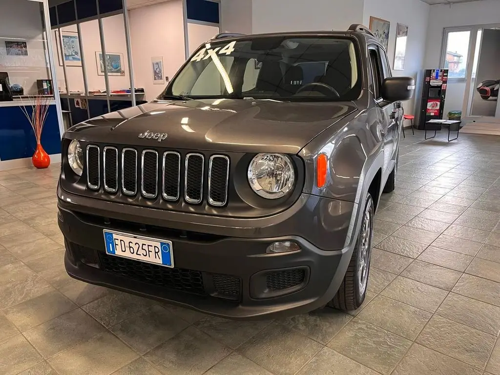 Photo 1 : Jeep Renegade 2016 Diesel