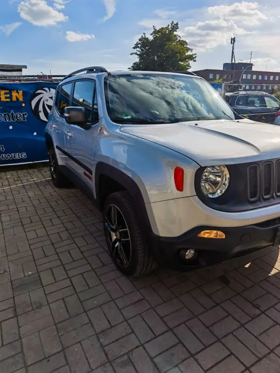 Photo 1 : Jeep Renegade 2015 Diesel