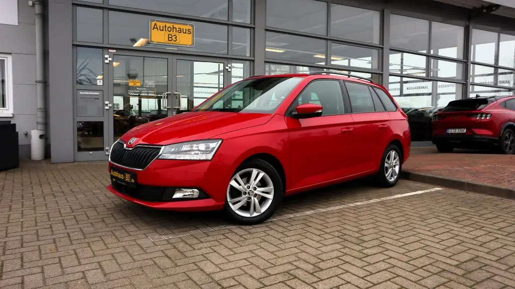 Photo 1 : Skoda Fabia 2021 Petrol