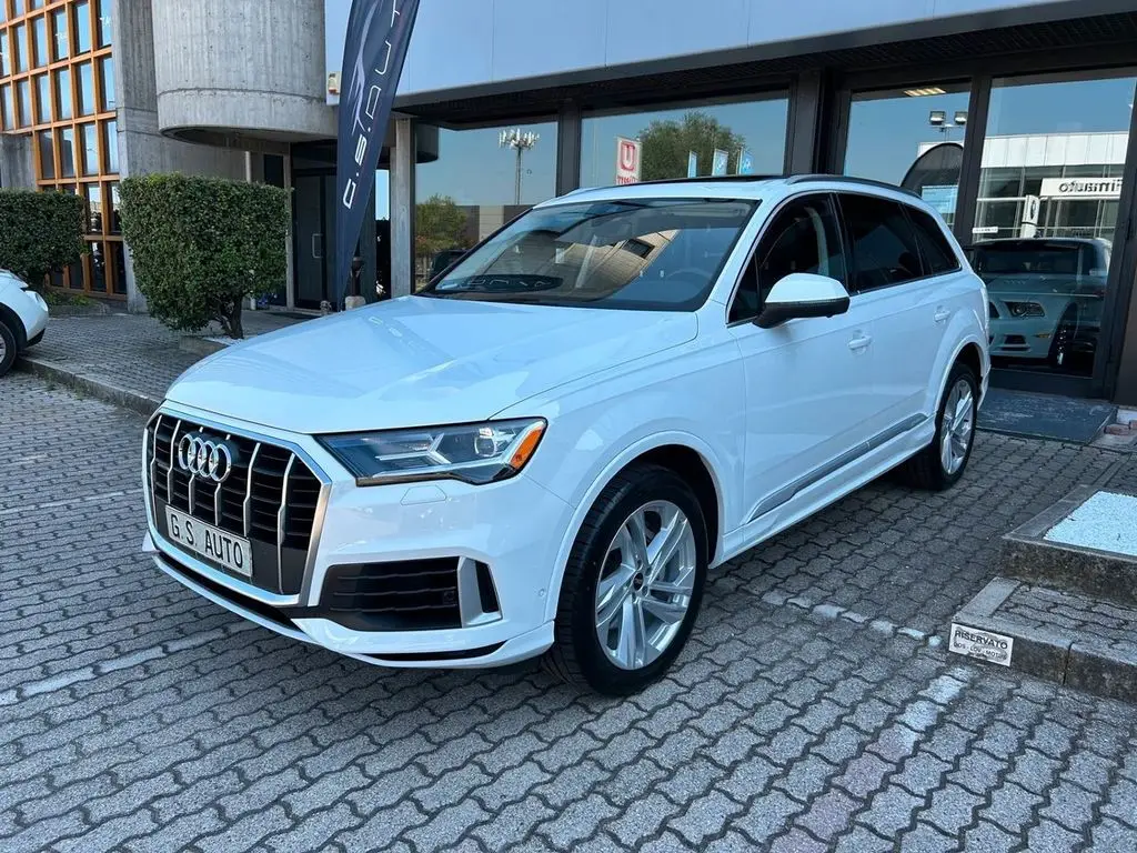 Photo 1 : Audi Q7 2021 Hybrid