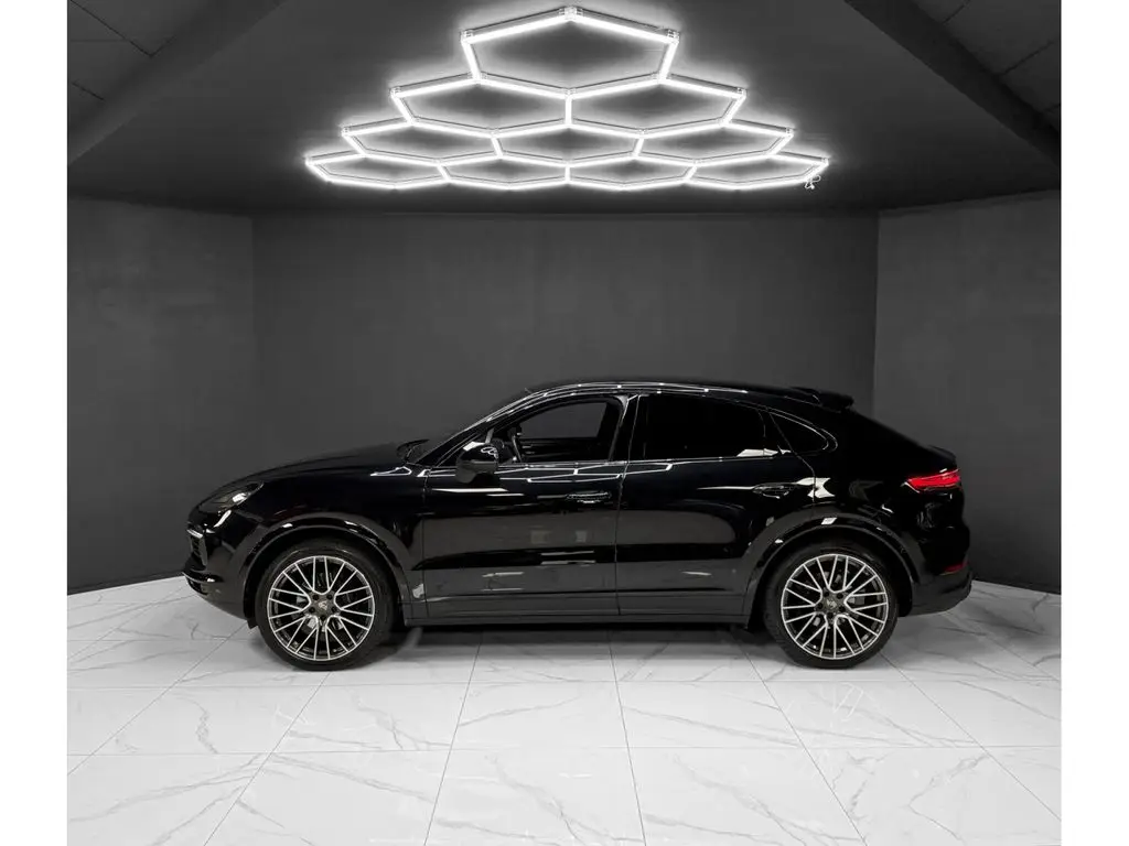 Photo 1 : Porsche Cayenne 2020 Petrol