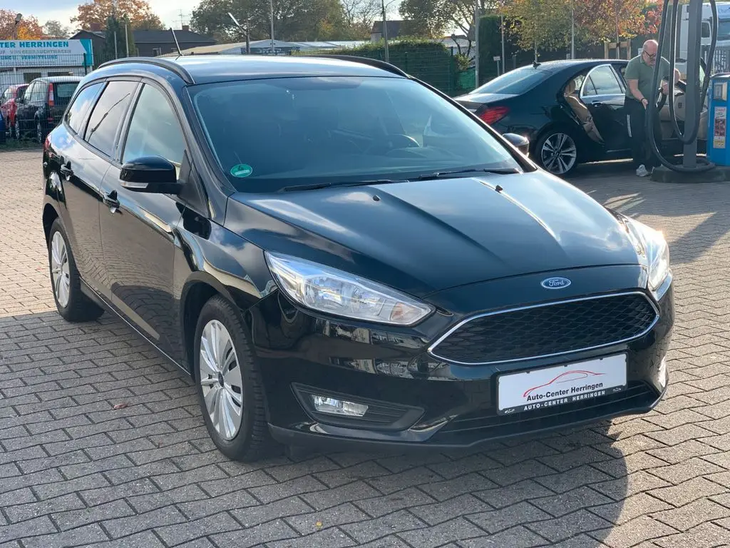 Photo 1 : Ford Focus 2017 Petrol