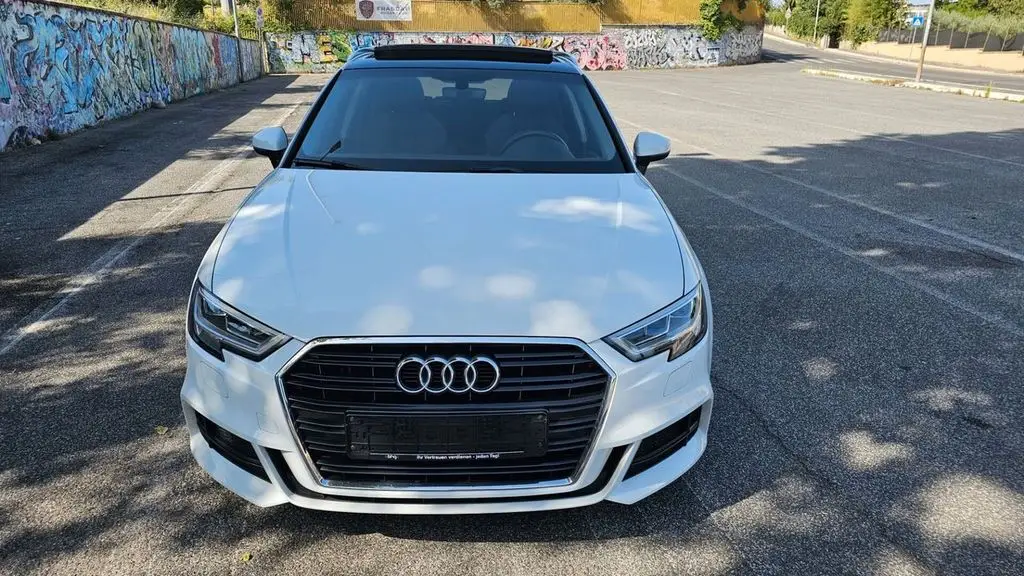 Photo 1 : Audi A3 2017 Petrol