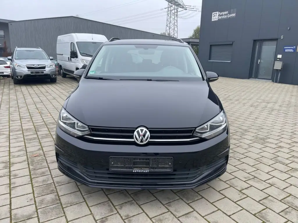 Photo 1 : Volkswagen Touran 2018 Essence