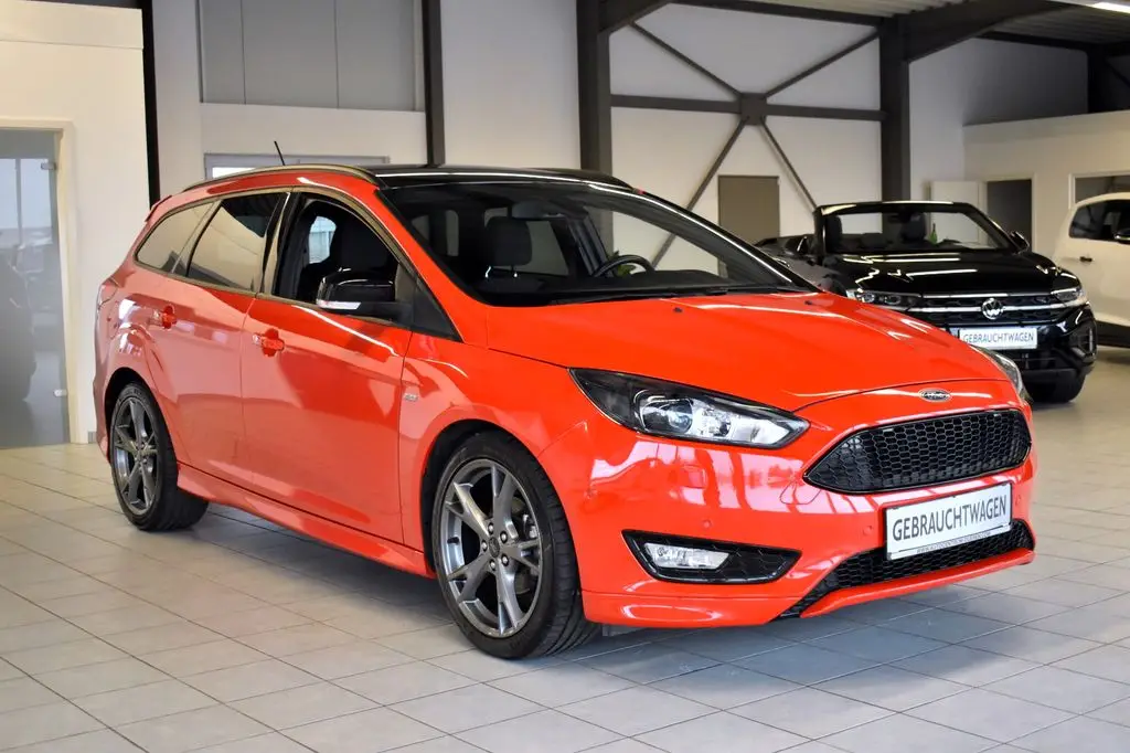 Photo 1 : Ford Focus 2018 Petrol