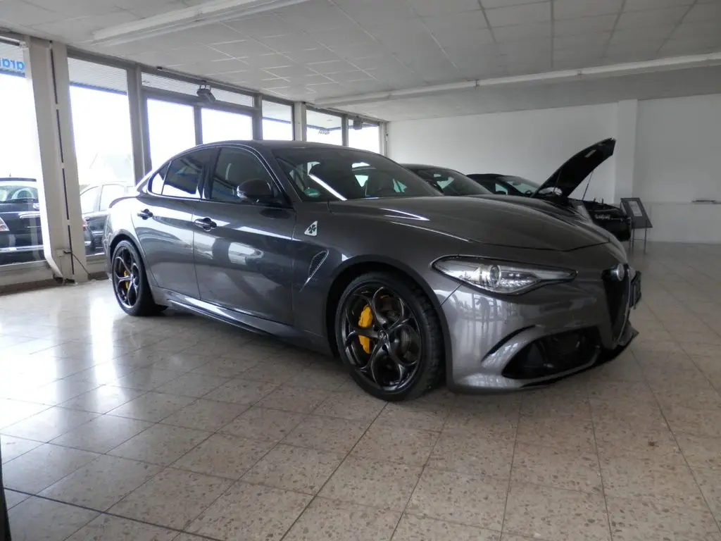 Photo 1 : Alfa Romeo Giulia 2020 Essence