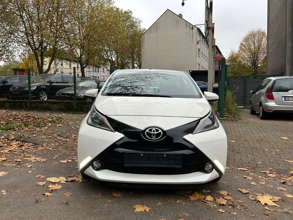 Photo 1 : Toyota Aygo X 2018 Petrol