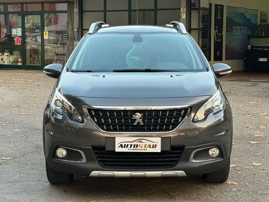 Photo 1 : Peugeot 2008 2019 Petrol