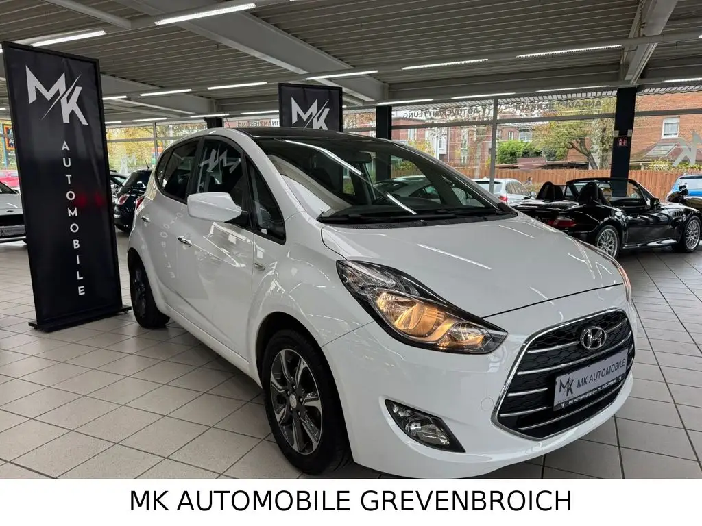 Photo 1 : Hyundai Ix20 2017 Petrol