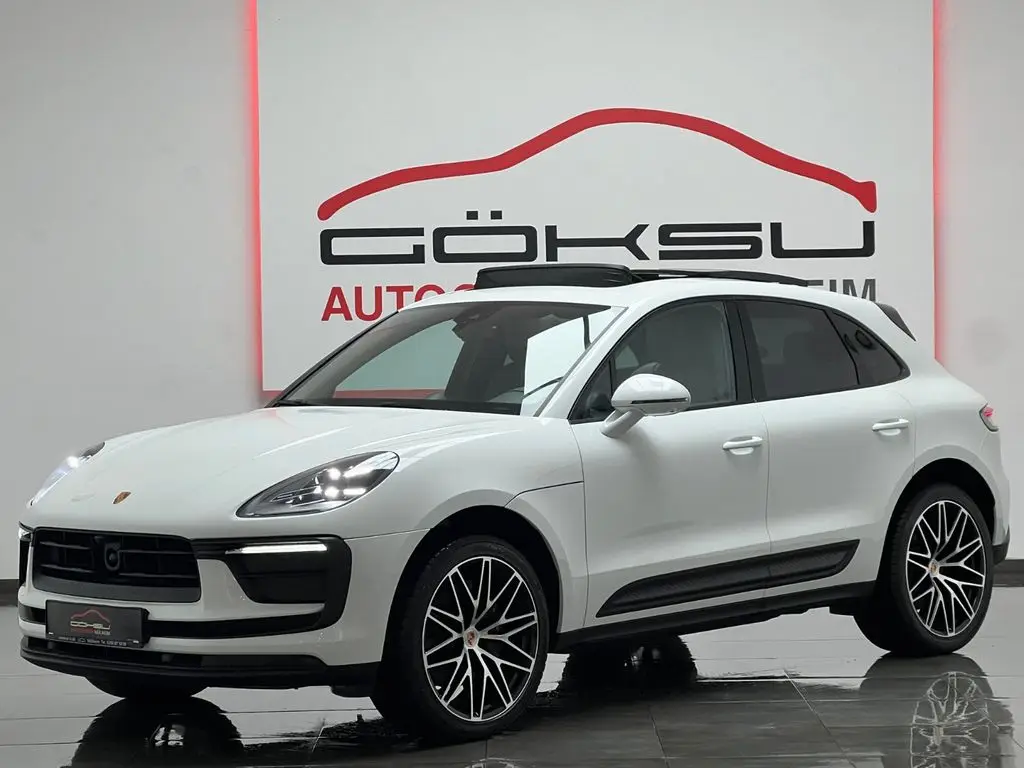 Photo 1 : Porsche Macan 2023 Essence